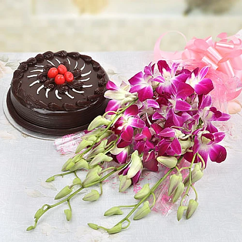 Cake and Flowers midnight delivery in Secunderabad