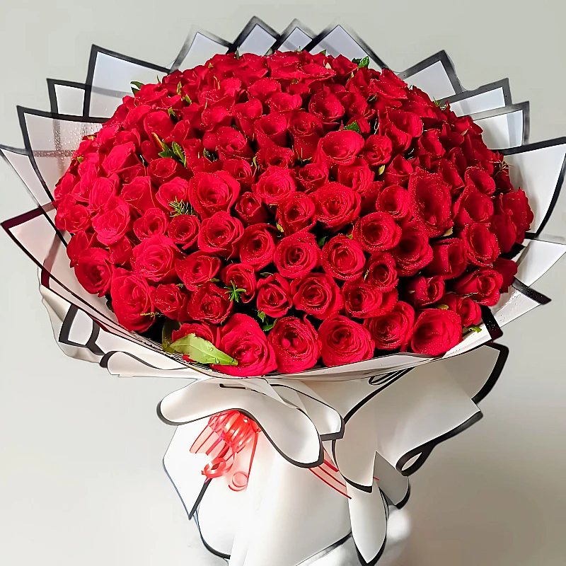 200 Red Roses delivery in Hyderabad